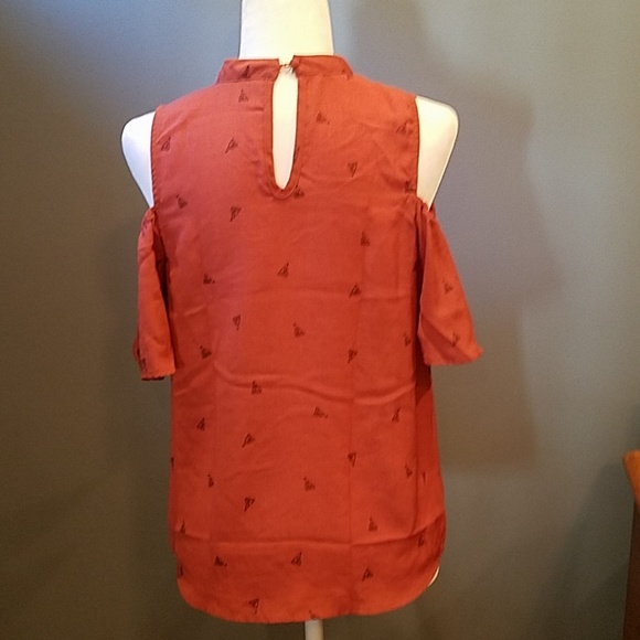 Brick cold shoulder sailboat blouse - Picture 2 of 2
